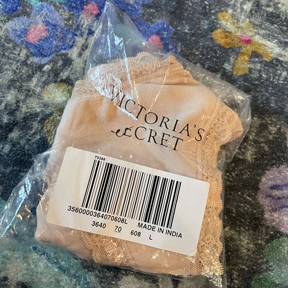 NWT 3 for $5 Victoria’s Secret Lace Bikini Bundle - Picture 6 of 7